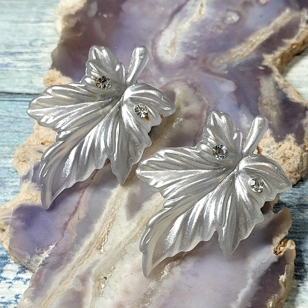 Elegant Clear-Silver Leaf Earrings